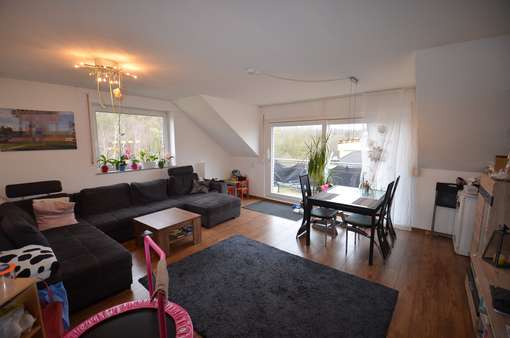 Wohnzimmer - Etagenwohnung in 52134 Herzogenrath / Kohlscheid mit 83m² kaufen