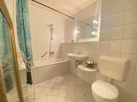 Badezimmer - Etagenwohnung in 52134 Herzogenrath mit 68m² kaufen