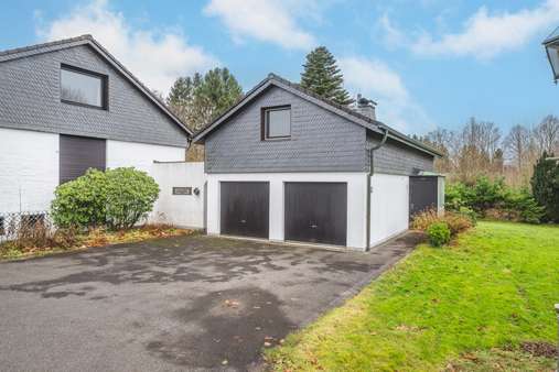 Garage - Einfamilienhaus in 52152 Simmerath mit 177m² kaufen