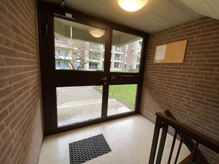 Hauseingang - Etagenwohnung in 52068 Aachen mit 85m² kaufen