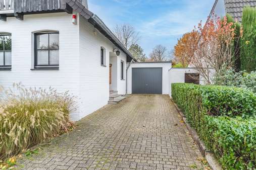 Einfahrt - Einfamilienhaus in 52531 Übach-Palenberg mit 173m² kaufen