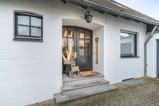 Hauseingang - Einfamilienhaus in 52531 Übach-Palenberg mit 173m² kaufen