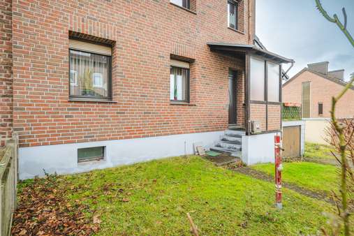 Zuwegung zum Haus - Einfamilienhaus in 52222 Stolberg mit 170m² kaufen