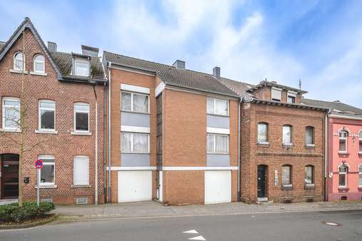 Straßenansicht - Einfamilienhaus in 52134 Herzogenrath mit 128m² kaufen