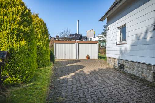 Einfahrt - Einfamilienhaus in 52152 Simmerath / Lammersdorf mit 118m² kaufen