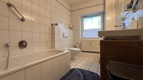 Badezimmer 1. OG - Zweifamilienhaus in 52249 Eschweiler mit 112m² kaufen