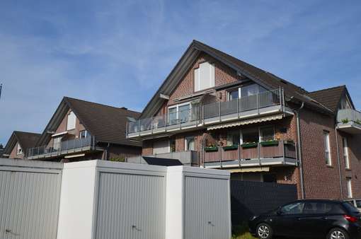 Straßenansicht - Etagenwohnung in 52134 Herzogenrath mit 80m² kaufen