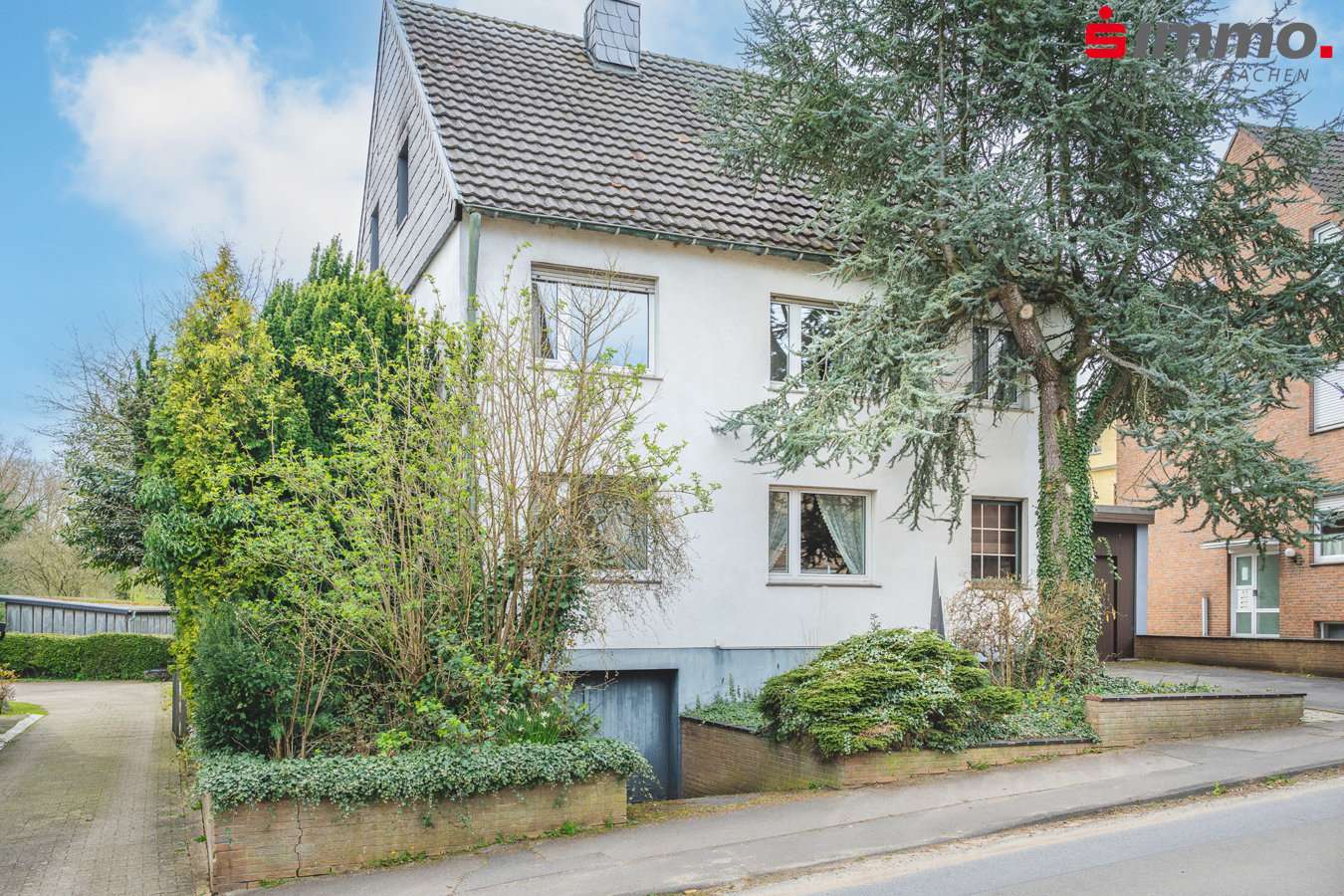 Frontansicht - Zweifamilienhaus in 52076 Aachen mit 209m² kaufen