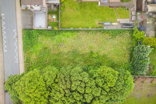 Drohnenaufnahme - Grundstück in 52499 Baesweiler mit 926m² kaufen