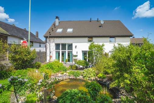 Gartenansicht - Einfamilienhaus in 52156 Monschau mit 200m² kaufen