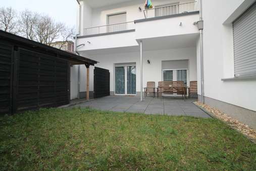Terrasse der Erdgeschosswohnung - Einfamilienhaus in 52249 Eschweiler mit 227m² kaufen
