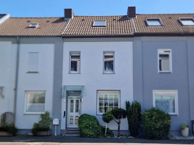 Straßenansicht - Reihenmittelhaus in 52355 Düren-Niederau mit 113m² kaufen