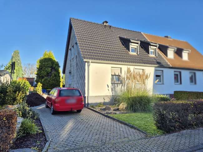 Straßenansicht - Doppelhaushälfte in 52355 Düren-Lendersdorf mit 83m² kaufen