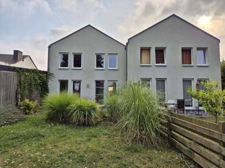 Gartenansicht Gartenansicht - Zweifamilienhaus in 53909 Zülpich-Geich mit 212m² kaufen