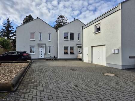 Straßenansicht - Zweifamilienhaus in 53909 Zülpich-Geich mit 212m² kaufen