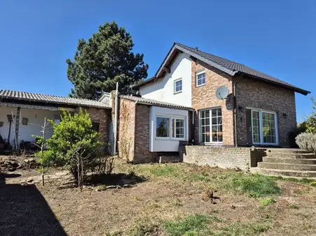 "Individuelles Einfamilienhaus mit Potential!"