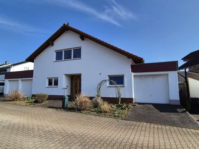 Straßenansicht - Einfamilienhaus in 52393 Hürtgenwald-Gey mit 184m² kaufen
