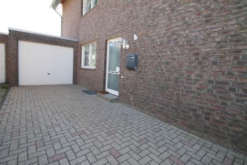 Einfahrt - Haus in 52428 Jülich-Mersch mit 128m² kaufen