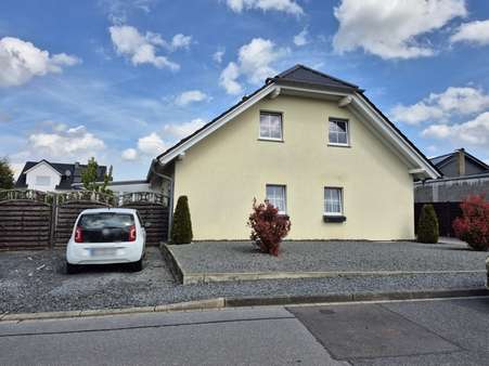Straßenansicht - Zweifamilienhaus in 52393 Hürtgenwald-Gey mit 194m² kaufen