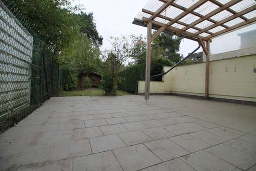 überdachte Terrasse - Reihenmittelhaus in 52353 Düren / Birkesdorf mit 140m² kaufen