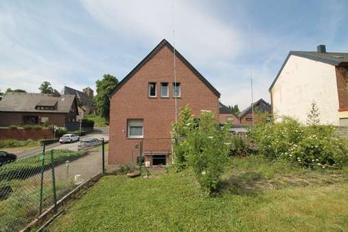 Rückansicht - Einfamilienhaus in 52379 Langerwehe mit 80m² kaufen