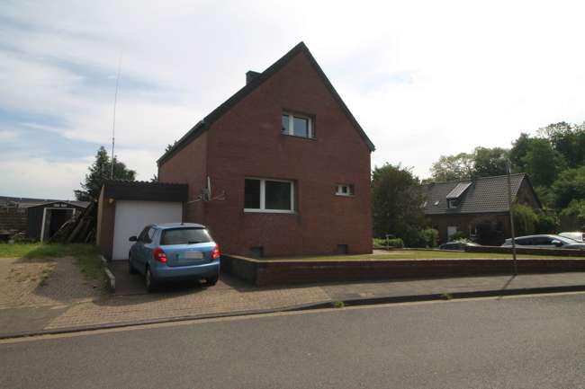 Straßenansicht - Einfamilienhaus in 52379 Langerwehe mit 80m² kaufen