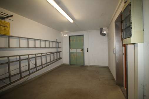 Garage Garage - Zweifamilienhaus in 52428 Jülich-Altenburg mit 124m² kaufen