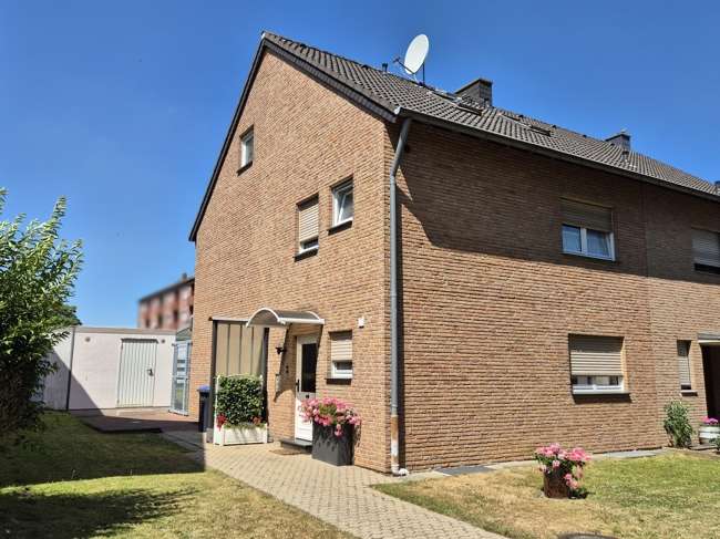 Straßenansicht Straßenansicht - Mehrfamilienhaus in 52441 Linnich mit 97m² kaufen