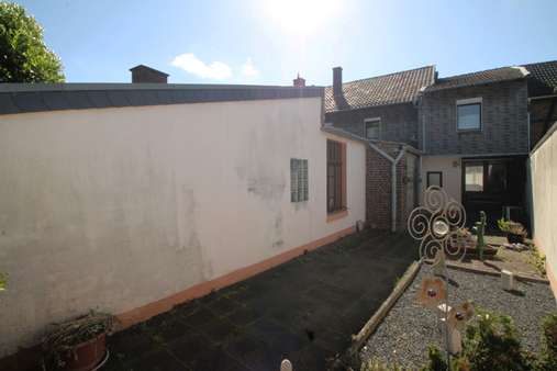 Rückansicht Rückansicht - Reihenmittelhaus in 52441 Linnich-Gevenich mit 137m² kaufen