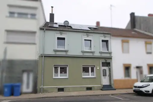 Modernisiertes Einfamilienhaus in zentraler Lage