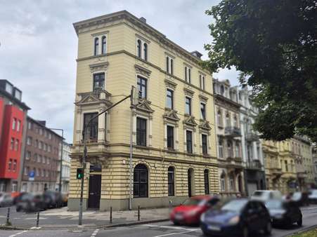 Straßenansicht - Dachgeschosswohnung in 52066 Aachen mit 35m² als Kapitalanlage kaufen