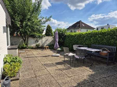 Terrasse Haus 1 Terrasse Haus 1 - Bungalow in 52355 Düren-Rölsdorf mit 210m² kaufen