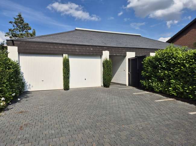 Straßenansicht Straßenansicht - Bungalow in 52355 Düren-Rölsdorf mit 210m² kaufen