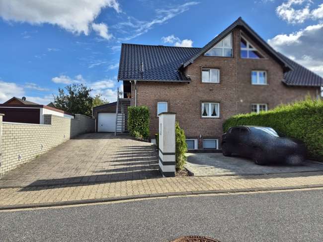 Straßenansicht Straßenansicht - Etagenwohnung in 52393 Hürtgenwald-Großhau mit 86m² kaufen