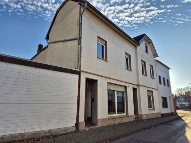 Straßenansicht - Einfamilienhaus in 52372 Kreuzau mit 227m² kaufen