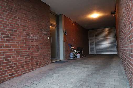 Einfahrt - Mehrfamilienhaus in 52441 Linnich-Zentralort mit 274m² als Kapitalanlage kaufen