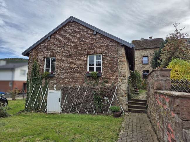 Straßenansicht - Einfamilienhaus in 52372 Kreuzau-Obermaubach mit 90m² kaufen