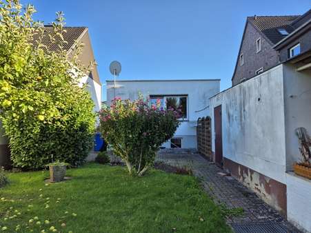 Gartenansicht - Bungalow in 52355 Düren-Lendersdorf mit 52m² kaufen