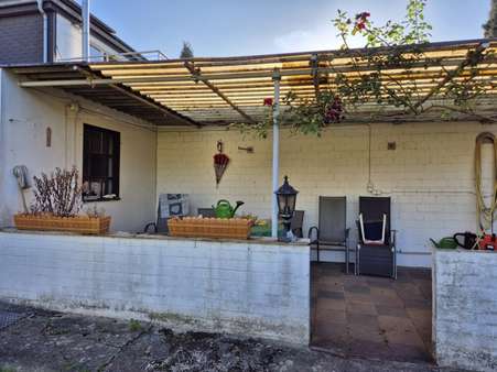 überdachte Terrasse - Bungalow in 52355 Düren-Lendersdorf mit 52m² kaufen