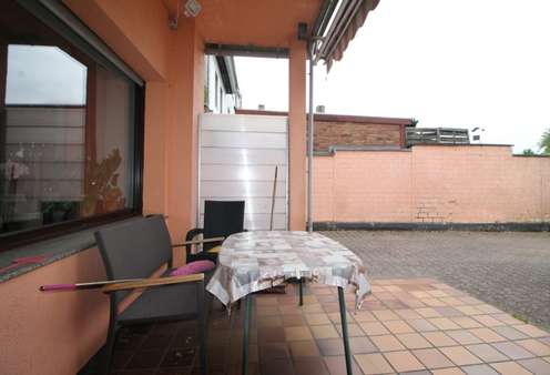 überdachte Terrasse - Haus in 52249 Eschweiler mit 152m² kaufen