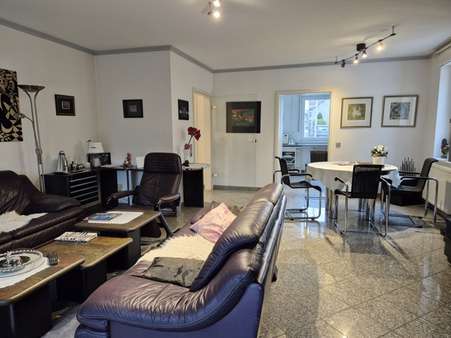 Wohnzimmer - Erdgeschosswohnung in 52349 Düren mit 97m² kaufen