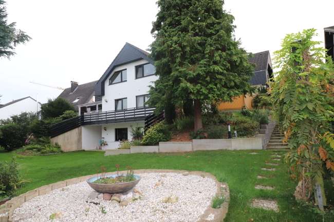 Gartenansicht - Zweifamilienhaus in 52379 Langerwehe mit 272m² günstig kaufen