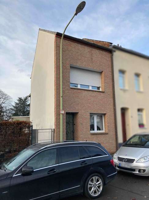 Straßenansicht  - Haus in 52399 Merzenich mit 104m² günstig kaufen