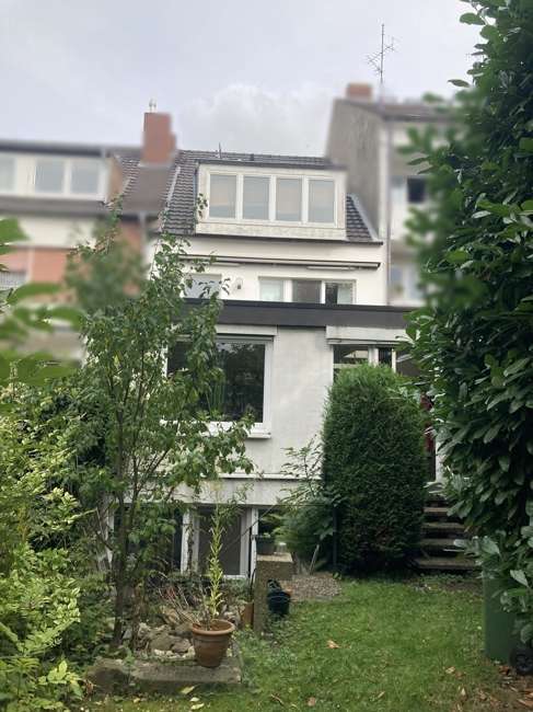 Gartenseite verwischt - Einfamilienhaus in 52351 Düren mit 240m² kaufen
