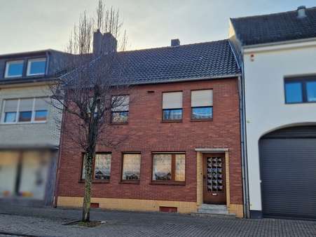 Straßenansicht - Einfamilienhaus in 52457 Aldenhoven-Siersdorf mit 106m² kaufen