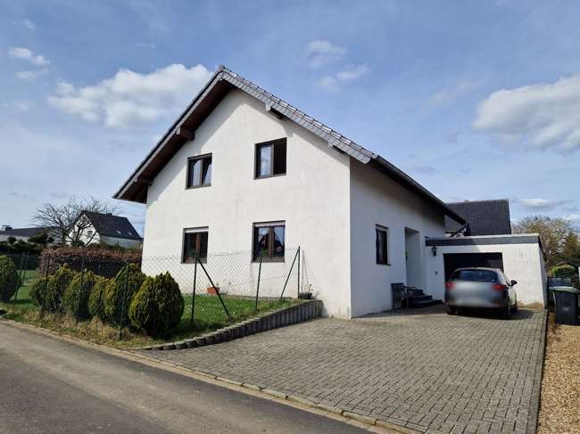 Straßenansicht - Einfamilienhaus in 52385 Nideggen-Schmidt mit 140m² kaufen