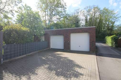 Garage (rechts) - Etagenwohnung in 52428 Jülich mit 90m² kaufen