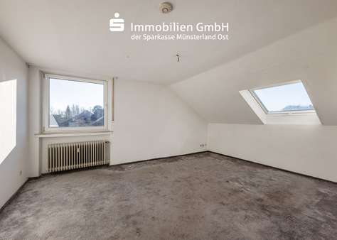 Wohnzimmer - Dachgeschosswohnung in 48165 Münster mit 64m² kaufen