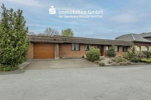 Vorderansicht - Bungalow in 59320 Ennigerloh mit 110m² kaufen