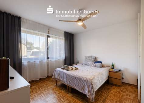 Schlafzimmer (Einliegerwohnung 1, EG) - Mehrfamilienhaus in 48351 Everswinkel mit 244m² als Kapitalanlage kaufen